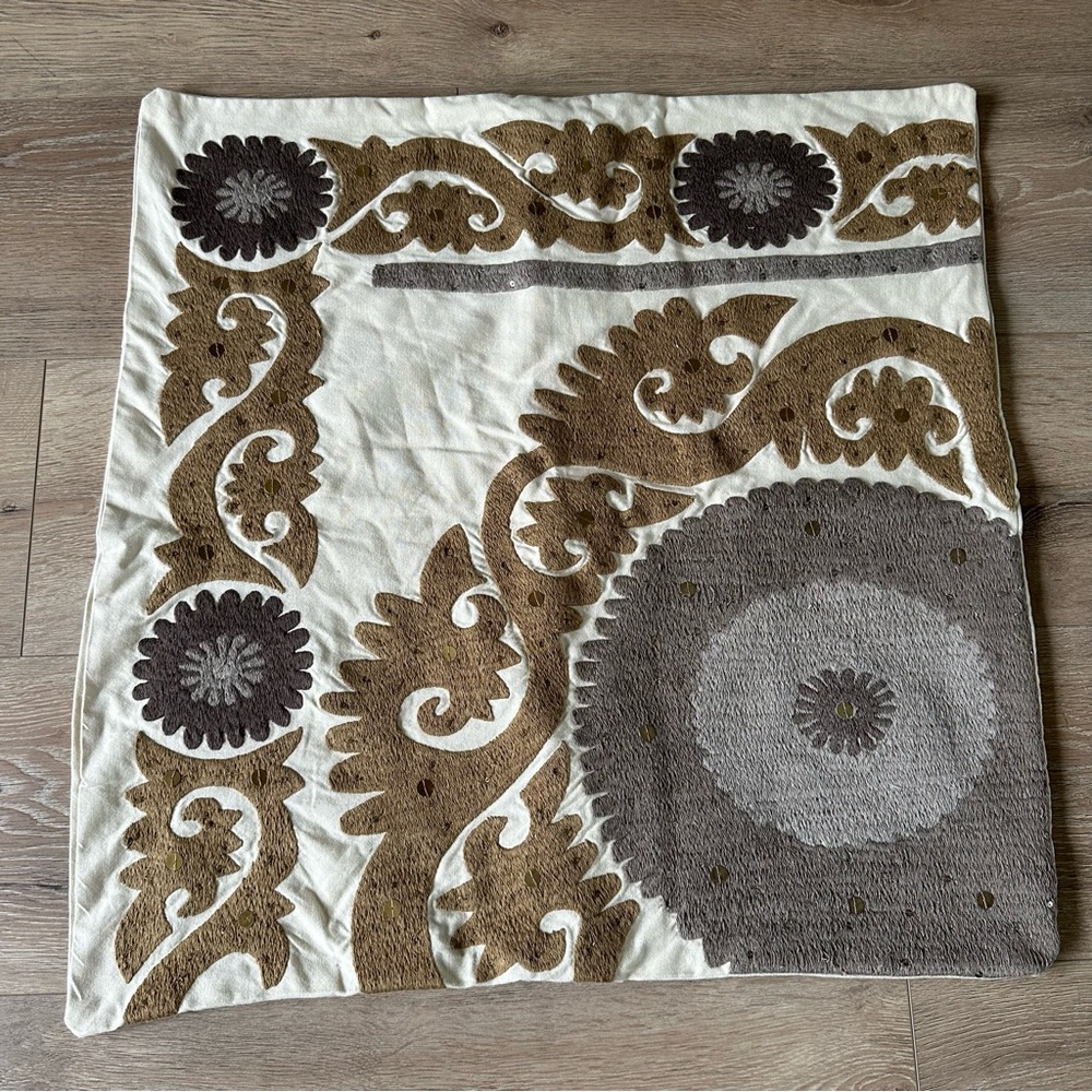 NWOT New Pottery Barn Suzani 100% Cotton Canvas Pillow Cover 24”x24”